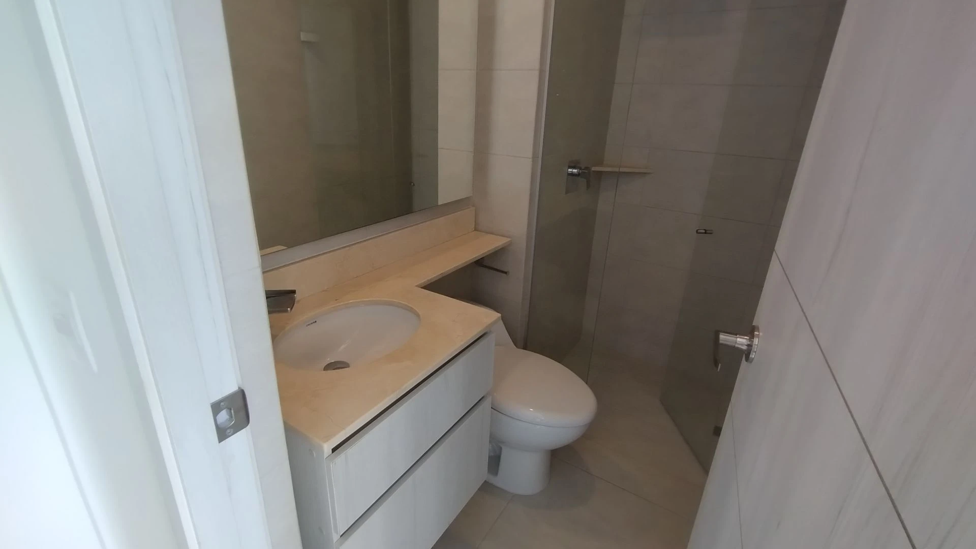 APARTAMENTO EN ARRIENDO CERCA DE BUENAVISTA.