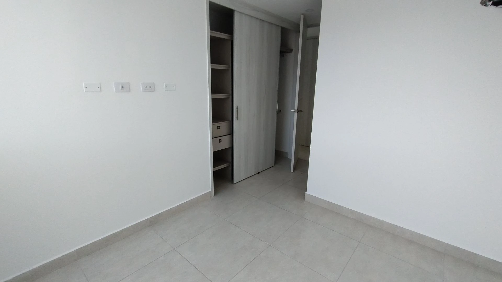APARTAMENTO EN ARRIENDO CERCA DE BUENAVISTA.