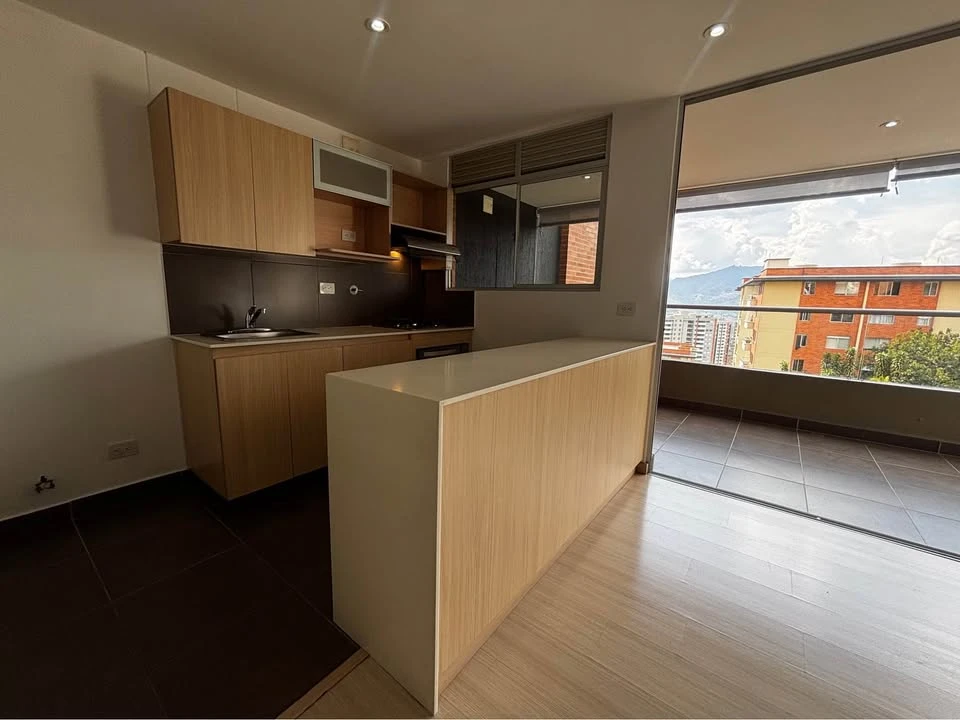 Apartamento en arriendo sector loma del esmeraldal
