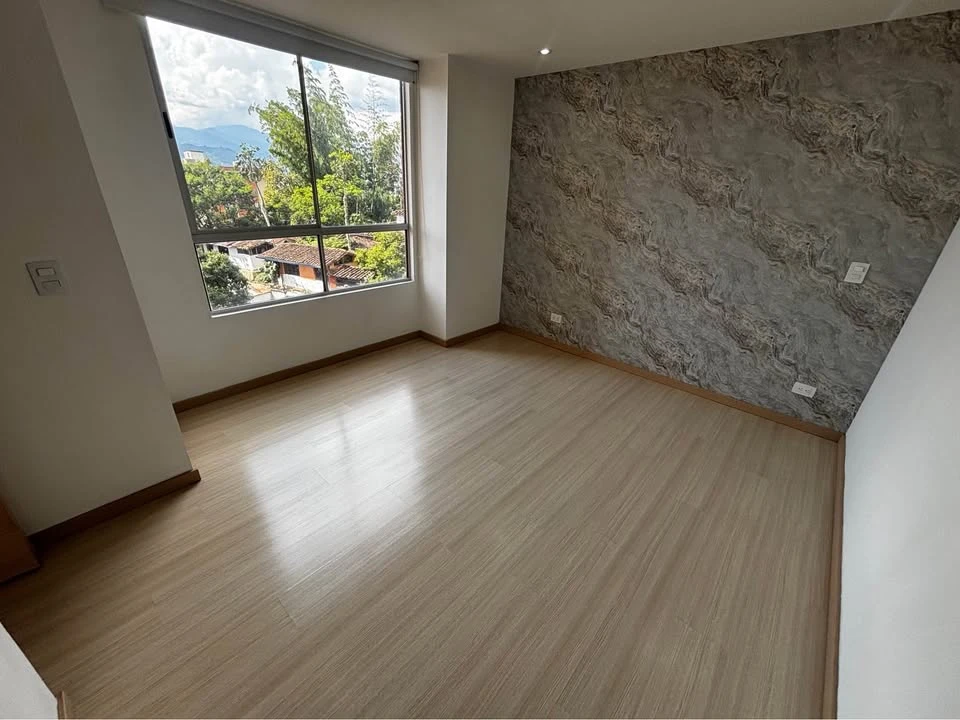 Apartamento en arriendo sector loma del esmeraldal