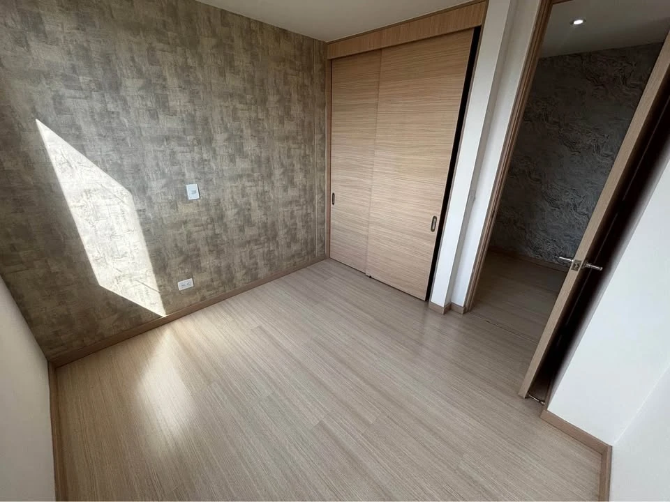 Apartamento en arriendo sector loma del esmeraldal