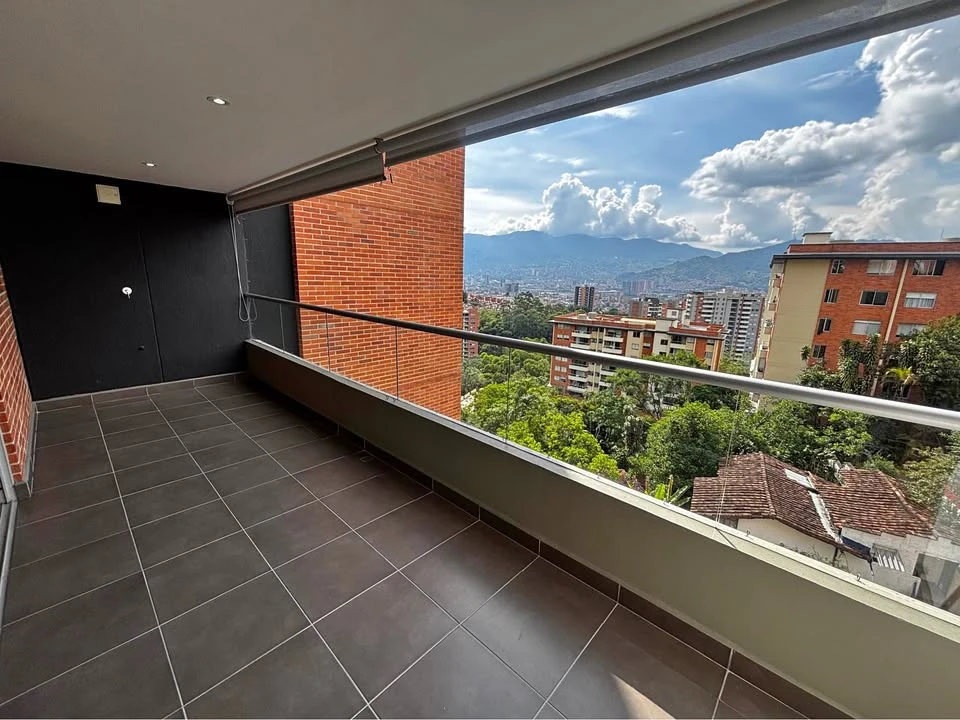 Apartamento en arriendo sector loma del esmeraldal