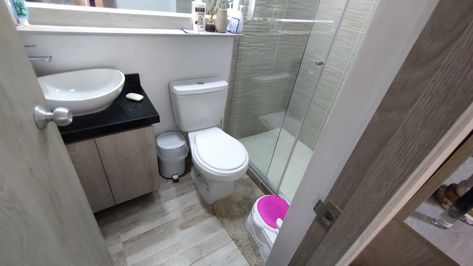 APARTAMENTO AMOBLADO EN ARRIENDO EN CIUDAD MALLORQUIN.