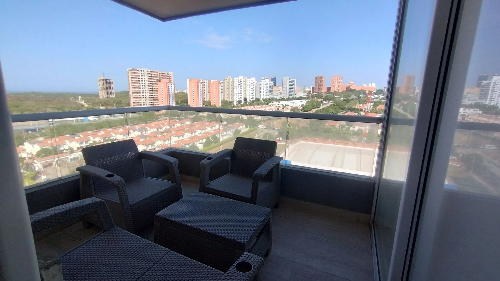 APARTAMENTO EN ARRIENDO EN LA CASTELLANA.