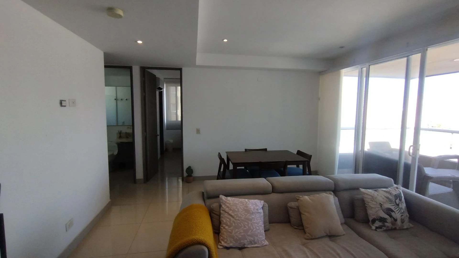 APARTAMENTO EN ARRIENDO EN LA CASTELLANA.