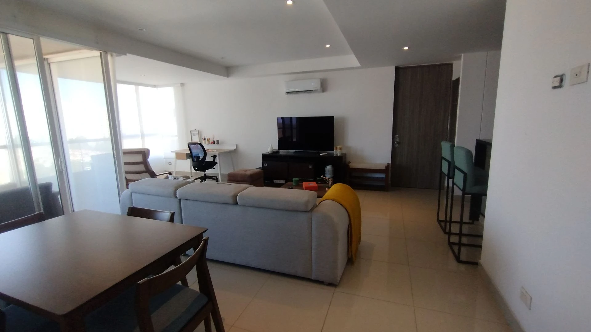 APARTAMENTO AMOBLADO EN ARRIENDO EN LA CASTELLANA.