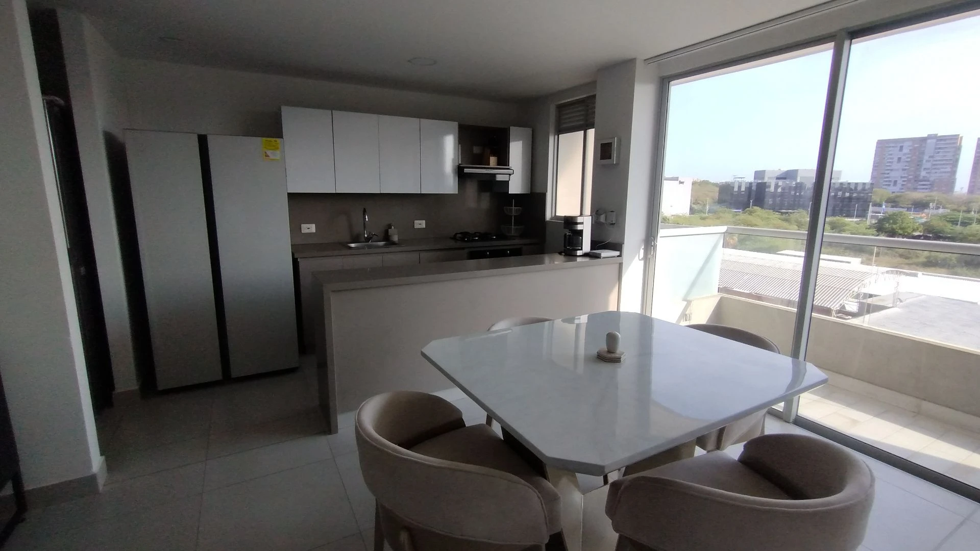 APARTAMENTO AMOBLADO EN ARRIENDO.