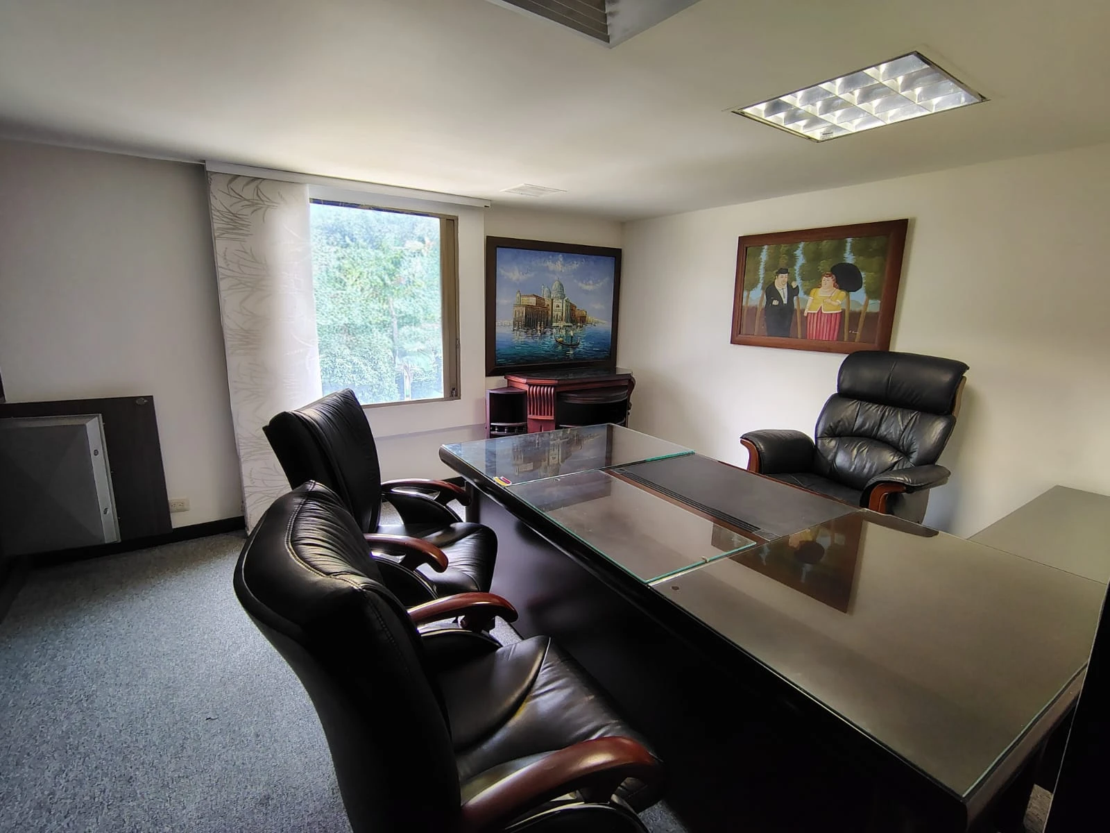 Oficina en arriendo sector Transversal Inferior