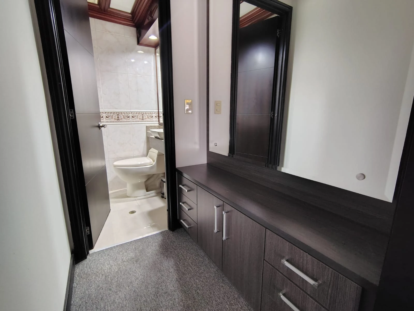 Oficina en arriendo sector Transversal Inferior