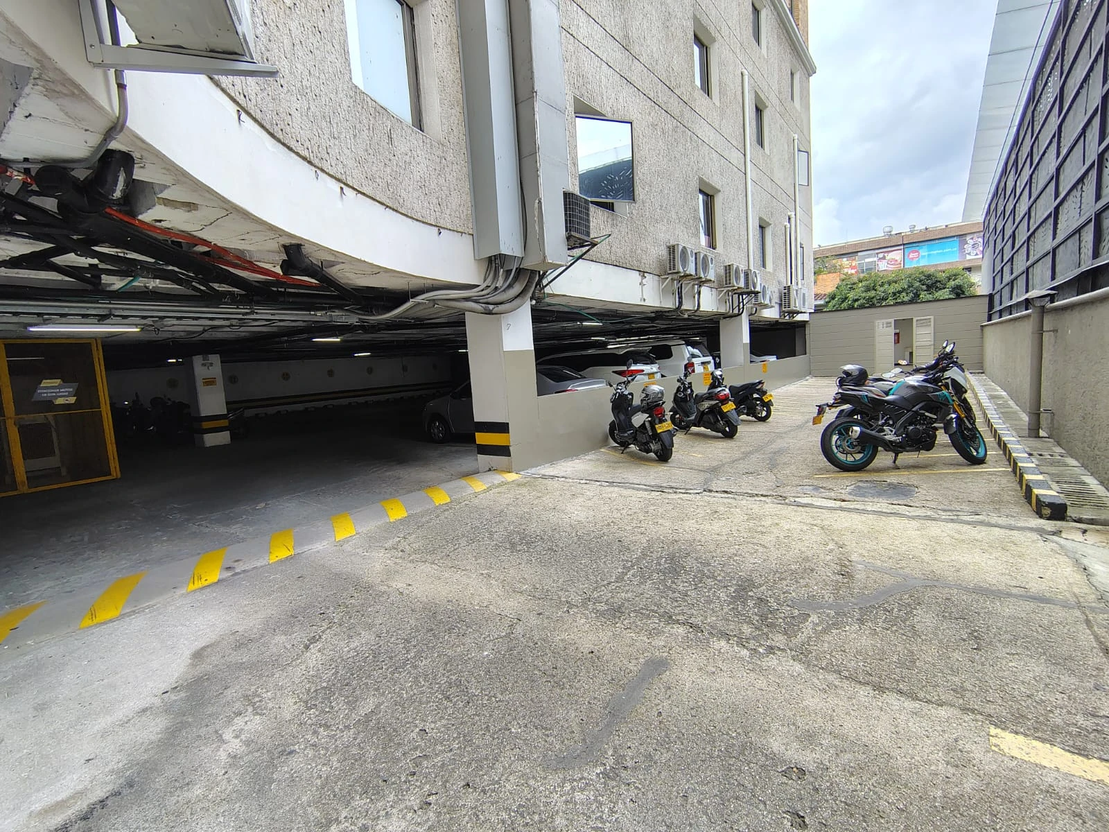 Oficina en arriendo sector Transversal Inferior