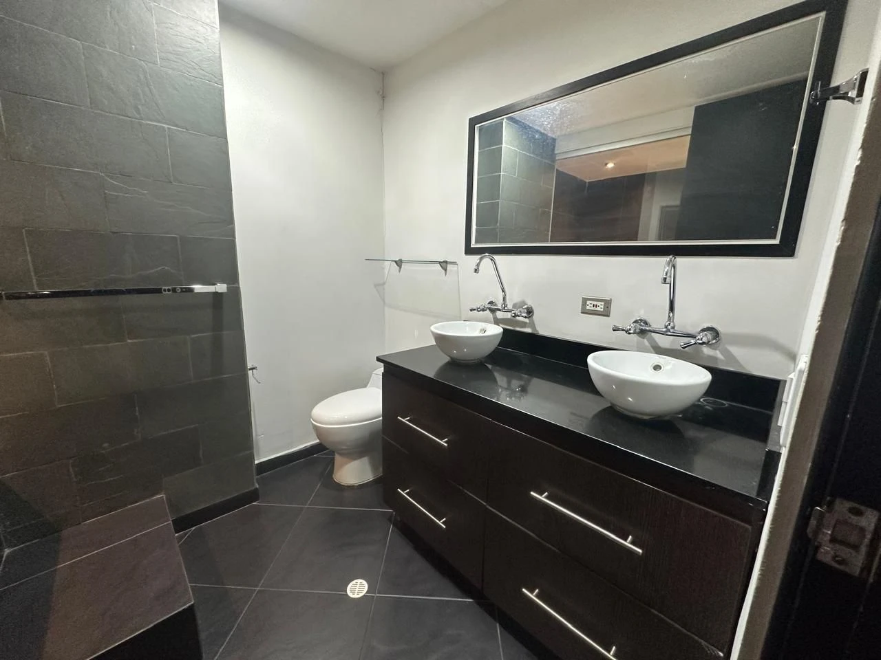 Apartamento En Arriendo Sector Laureles